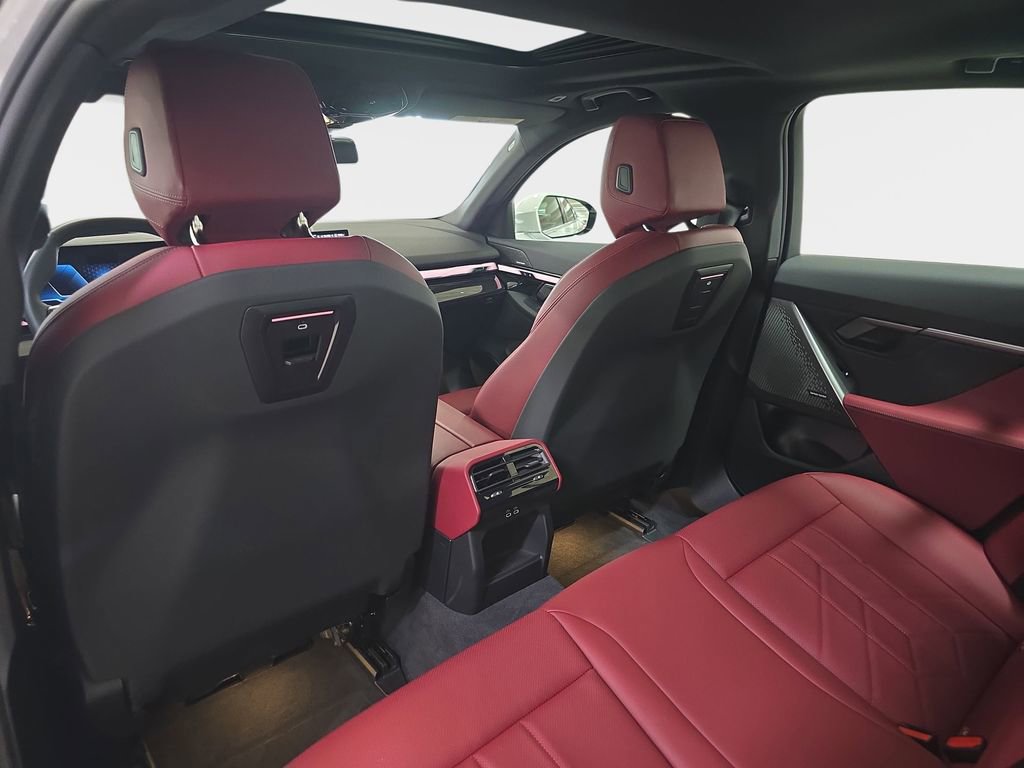 Used 2025 BMW i5 eDrive40i w/ Premium Package image 16