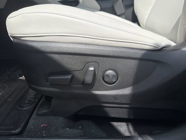 Used 2025 Kia Telluride S FWD image 10