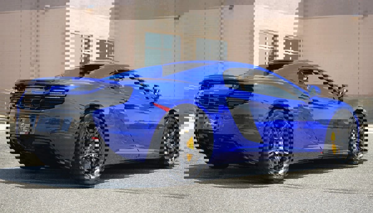 Used 2015 McLaren 650S Spider image 9