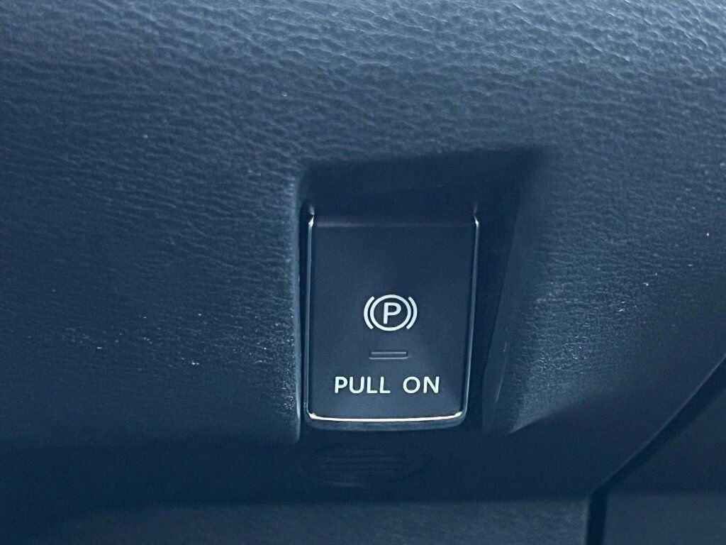 Certified 2024 Nissan Ariya AWD image 9