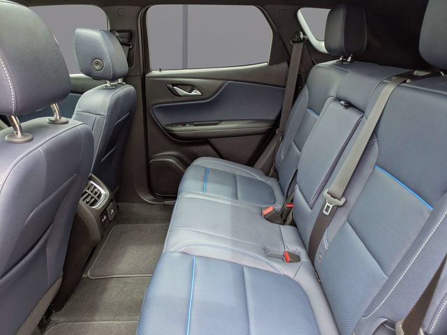 Used 2025 Chevrolet Blazer RS w/ Enhanced Convenience Package FWD image 14