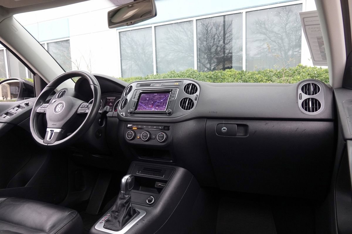 Used 2017 Volkswagen Tiguan Sport image 7