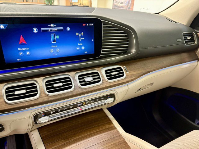 New 2026 Mercedes-Benz GLS 450 4MATIC image 23