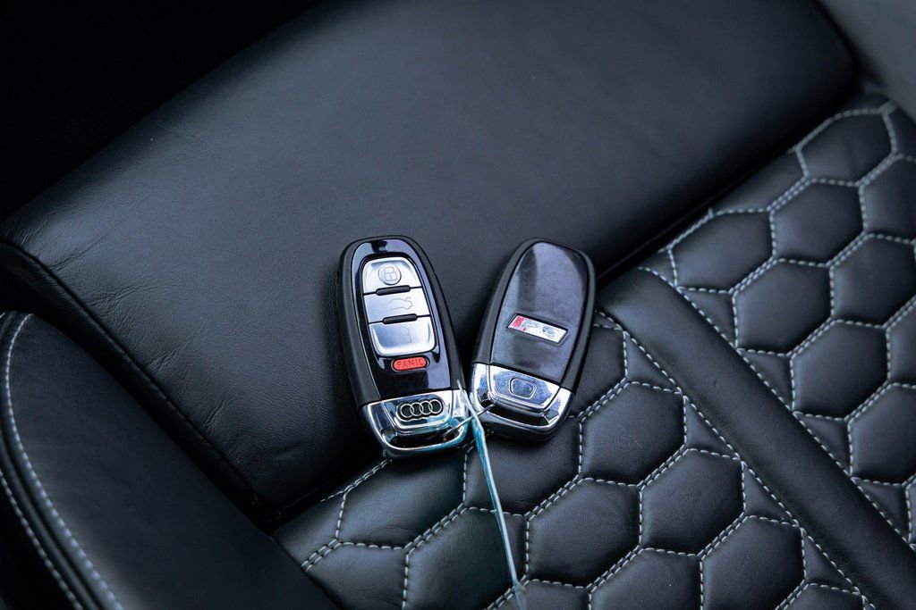 Used 2017 Audi RS 7 Prestige w/ Carbon-Optic Package image 10