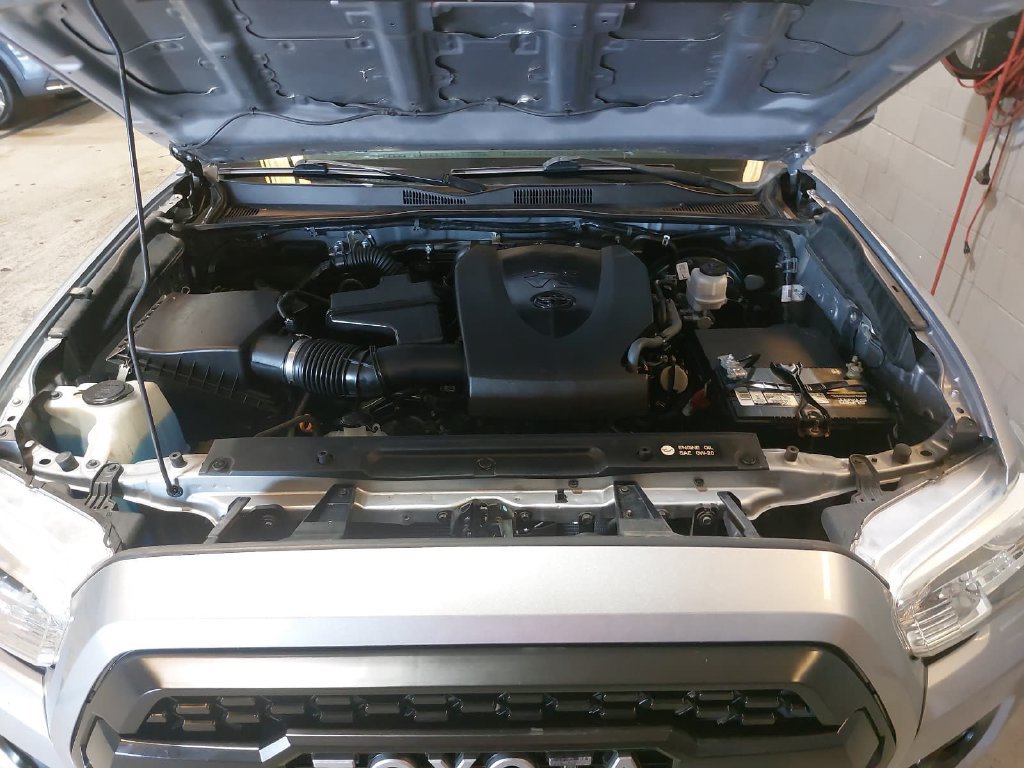 Used 2018 Toyota Tacoma SR5 RWD image 29