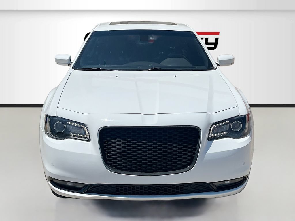 Used 2023 Chrysler 300 S RWD image 2