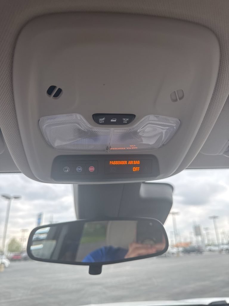Used 2023 Buick Encore GX Select AWD/4WD image 36