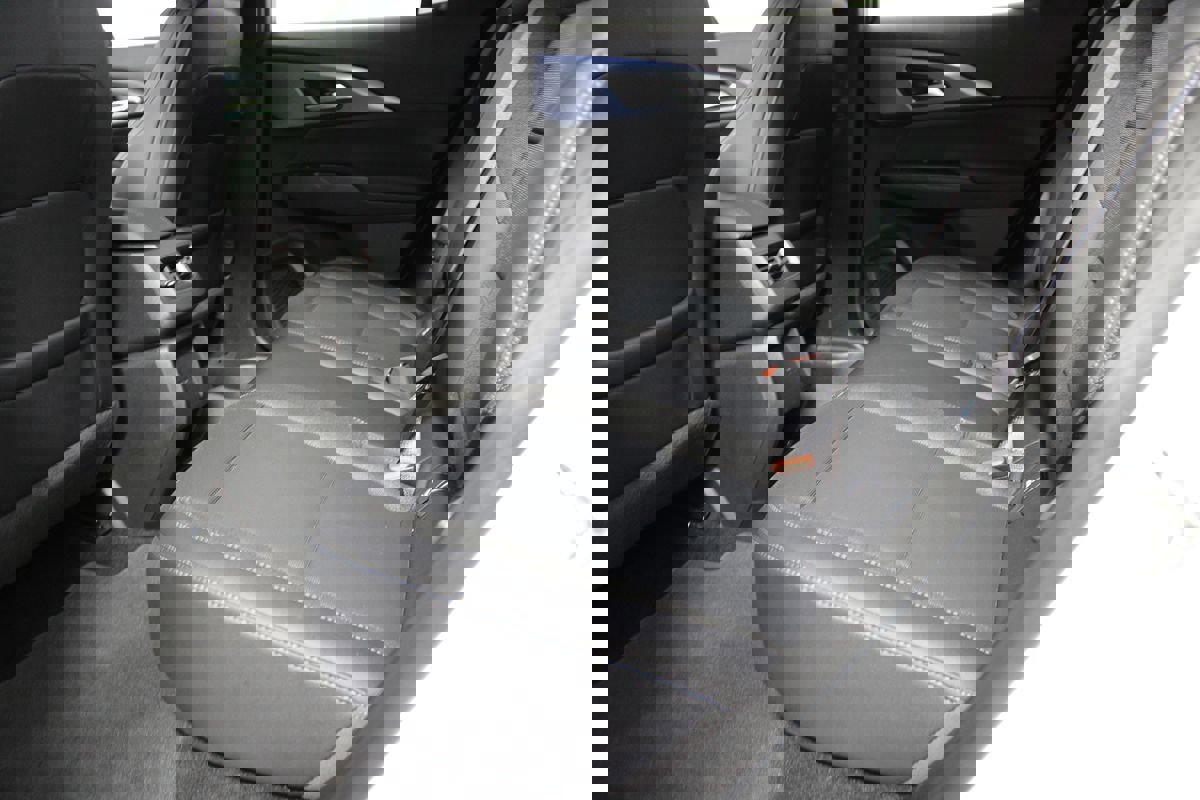 Used 2025 Chevrolet Equinox EV LT w/ Convenience Package image 25