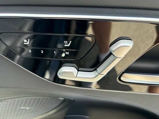 Used 2025 Mercedes-Benz C 300 Sedan image 37