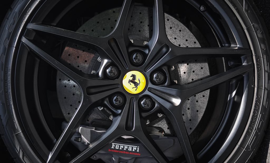 Used 2015 Ferrari California T RWD image 15