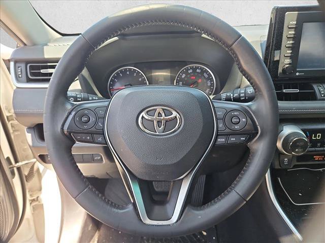 Used 2020 Toyota RAV4 XLE Premium FWD image 13