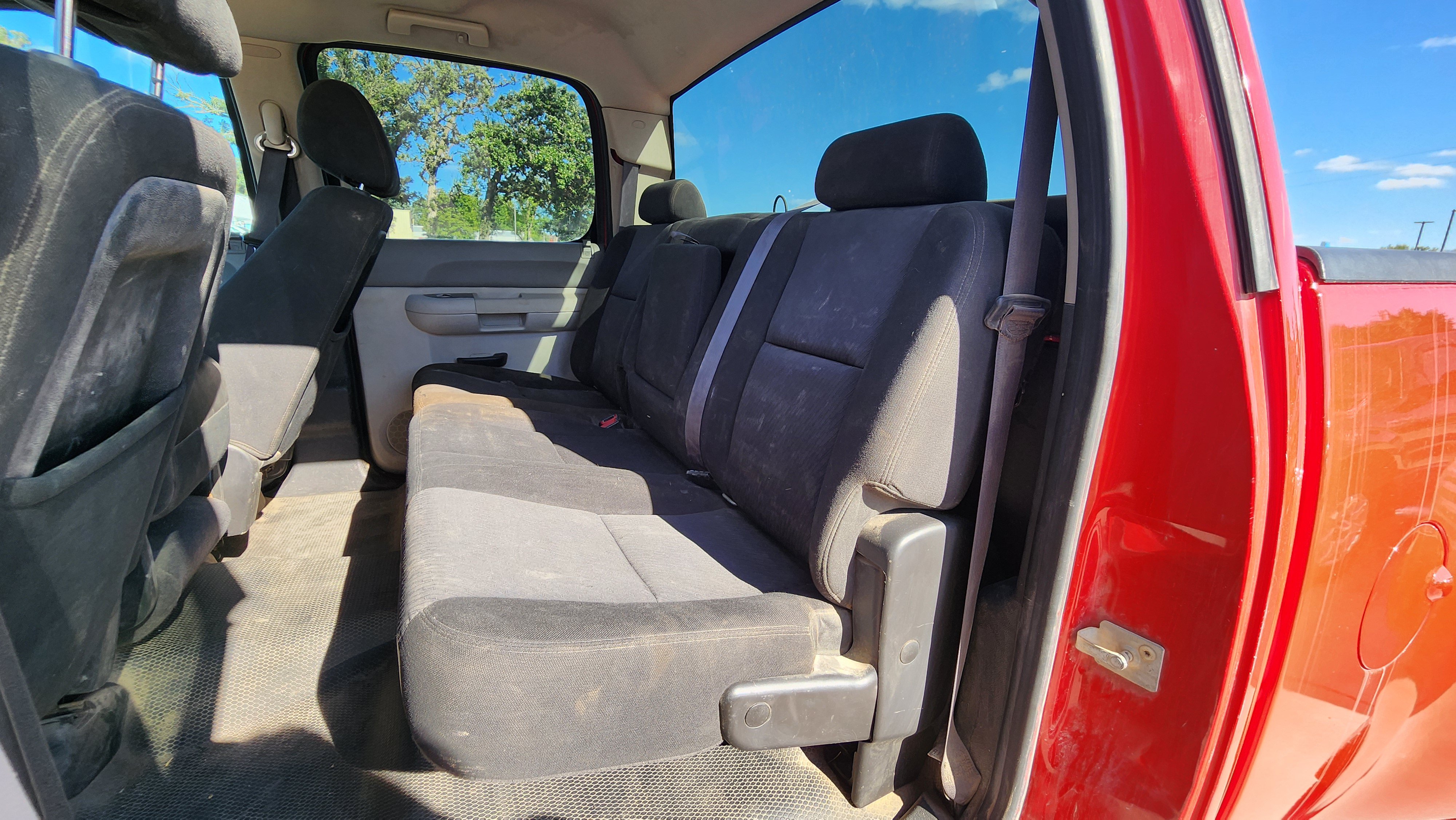 Used 2011 Chevrolet Silverado 3500 4x4 Crew Cab image 18