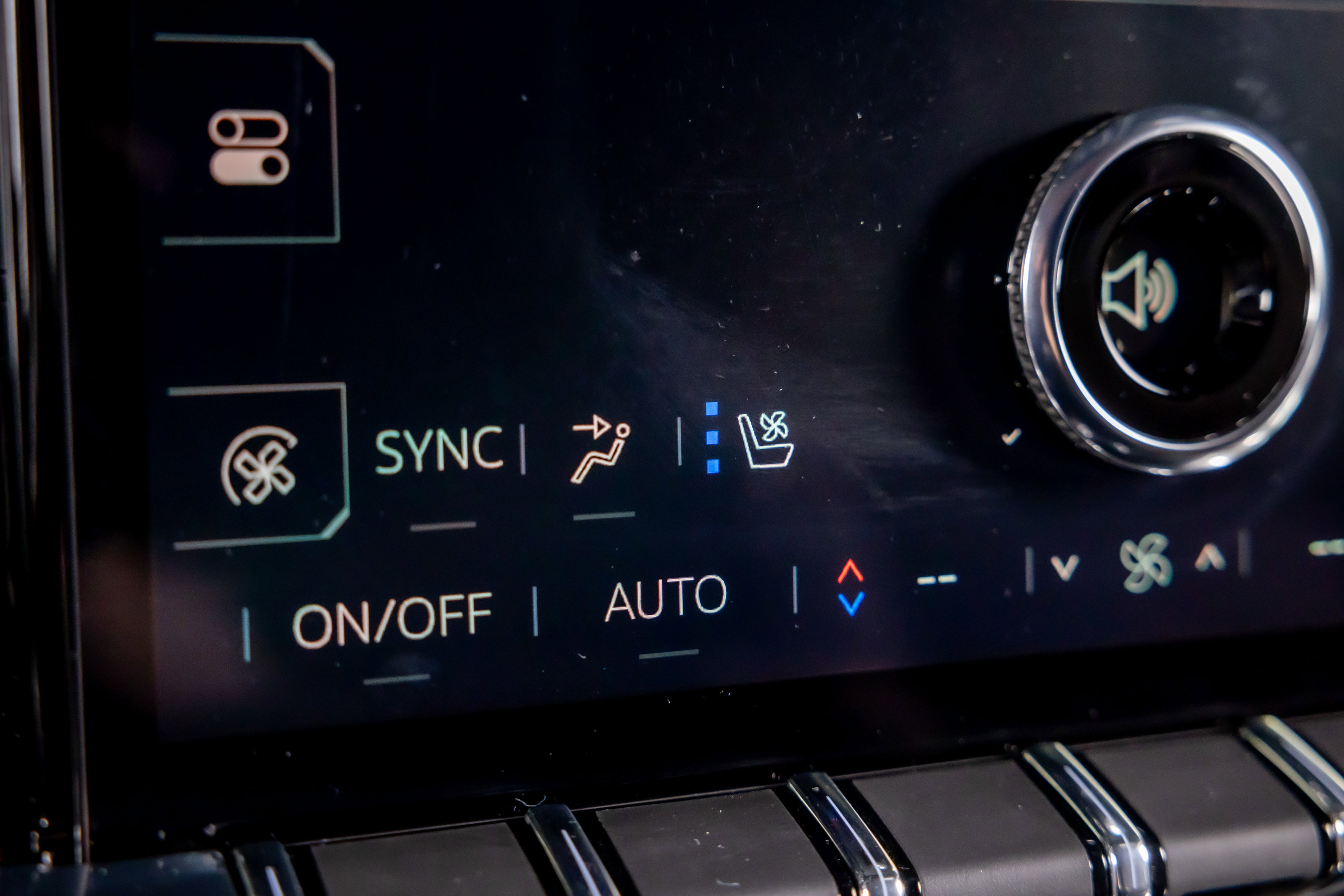 Used 2025 GMC Yukon Denali Ultimate image 19