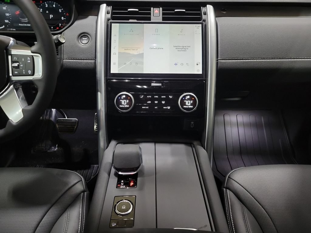New 2026 Land Rover Discovery Limited Edition AWD/4WD image 26