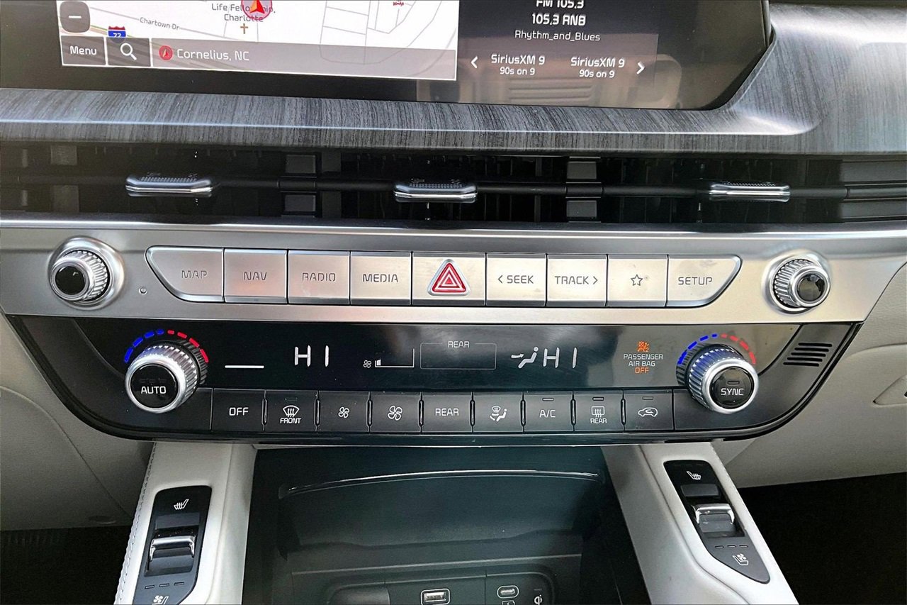 Used 2025 Kia Telluride EX w/ EX Captain's Chair Package image 17