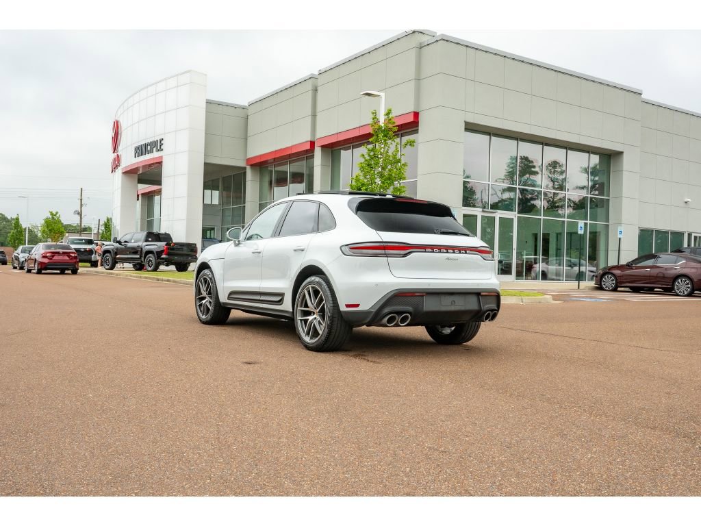Used 2023 Porsche Macan Turbo AWD/4WD image 7