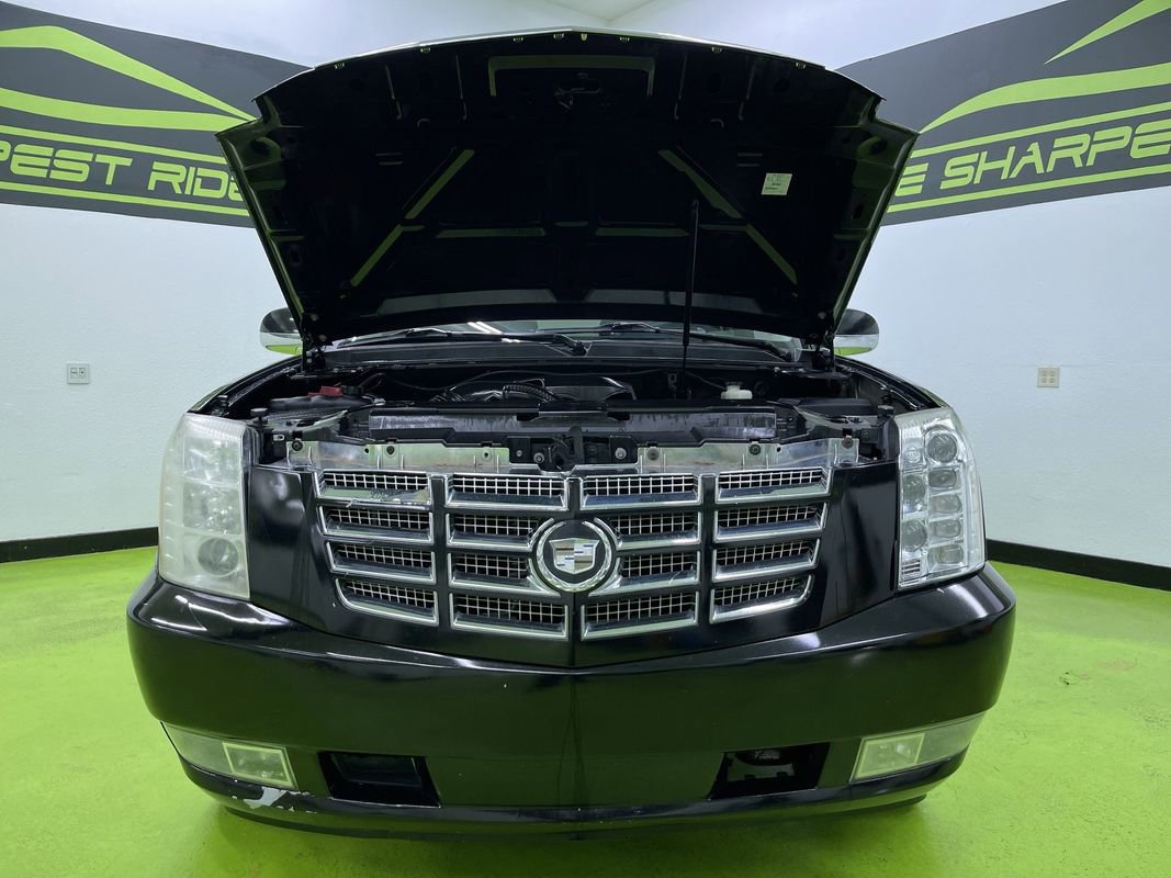 Used 2013 Cadillac Escalade Platinum image 4