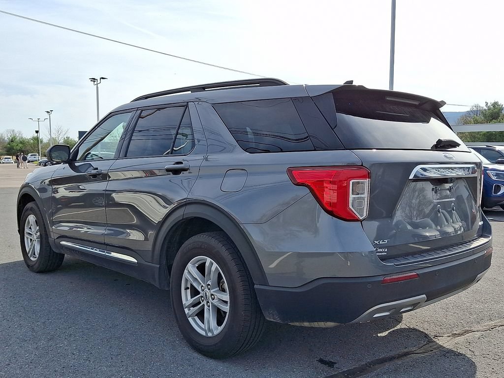 Used 2023 Ford Explorer XLT w/ Equipment Group 202A AWD/4WD image 7