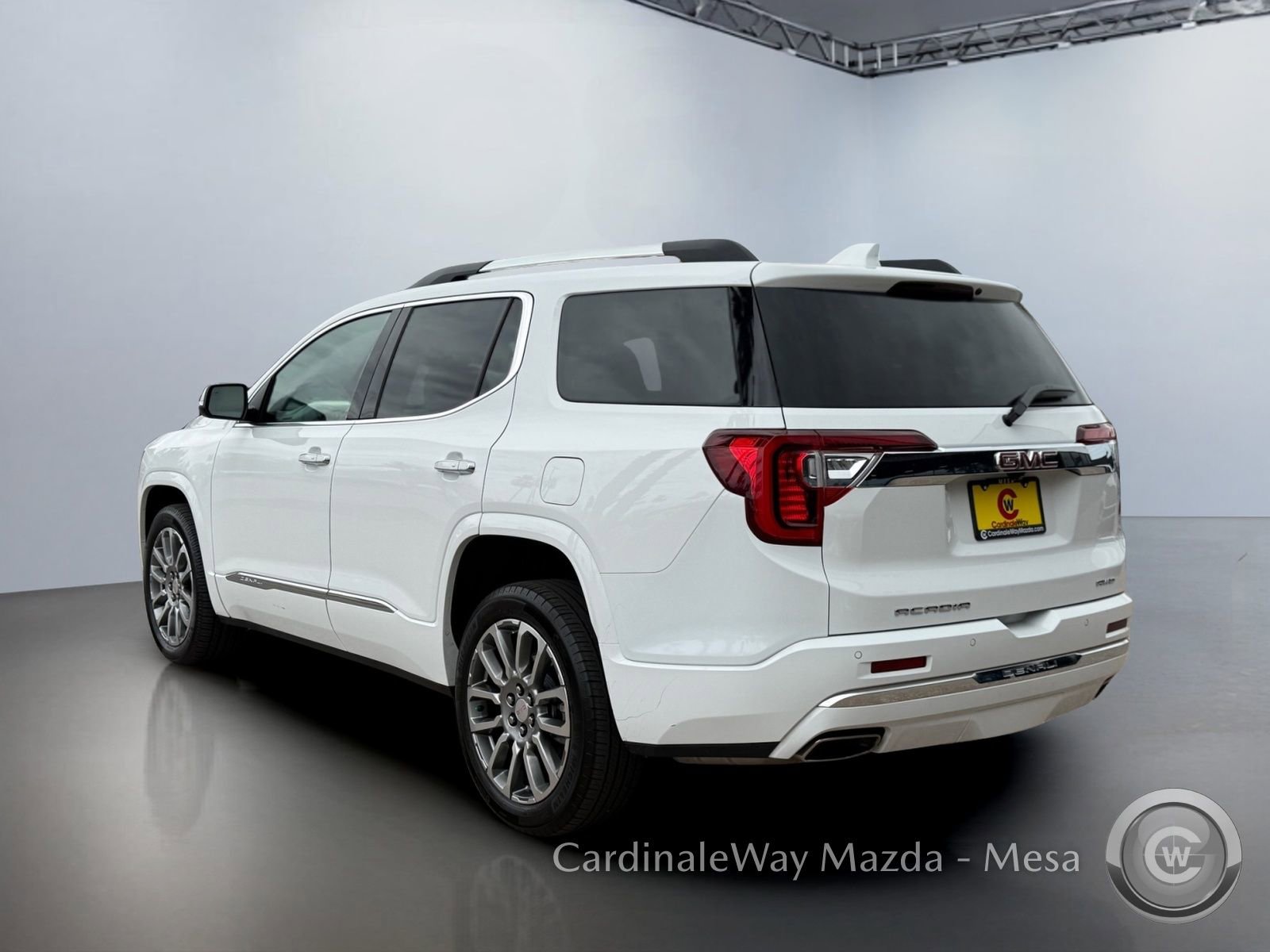 Used 2023 GMC Acadia Denali AWD/4WD image 7