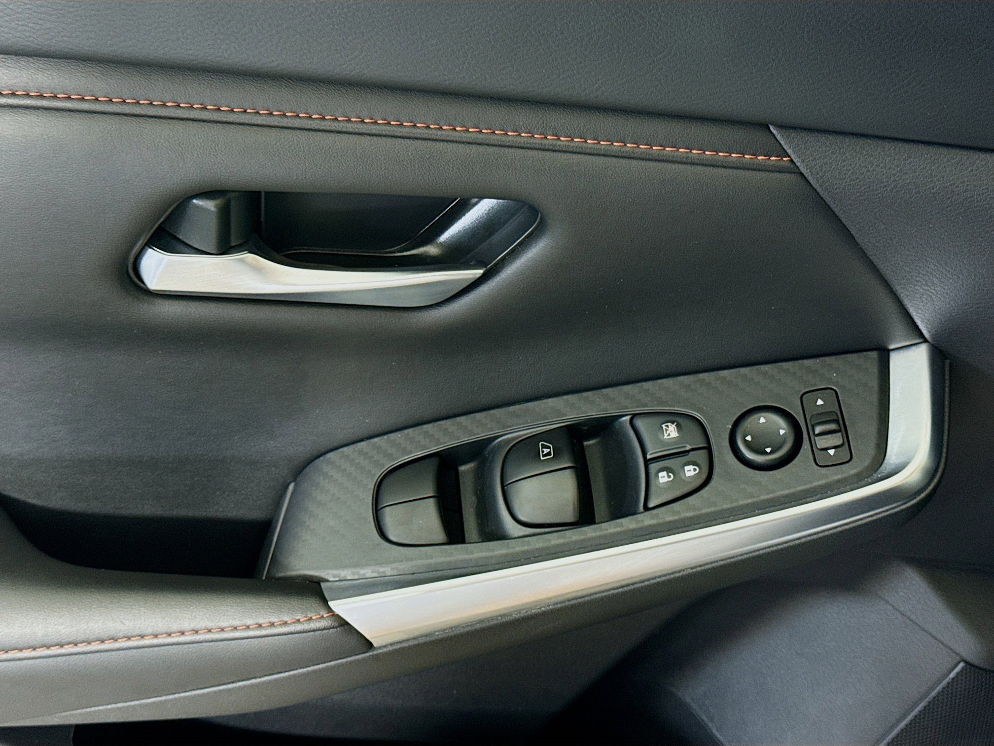 Used 2025 Nissan Sentra SR image 24