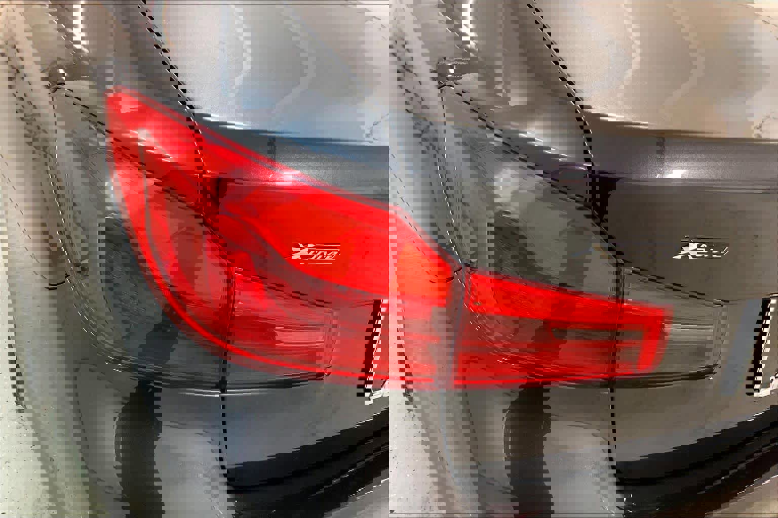 Used 2019 BMW 530i xDrive w/ Executive Package image 28