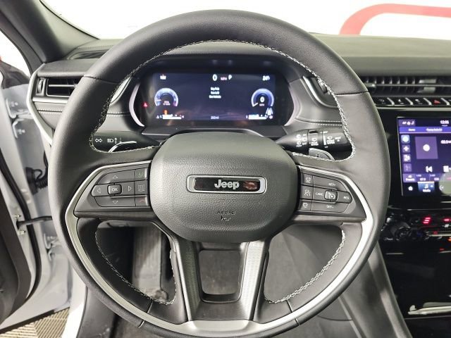 New 2025 Jeep Grand Cherokee L Laredo w/ Luxury Tech Group I image 18