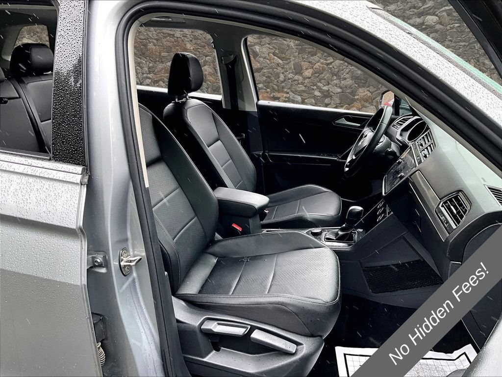 Used 2020 Volkswagen Tiguan SE w/ Panoramic Sunroof Package AWD/4WD image 7