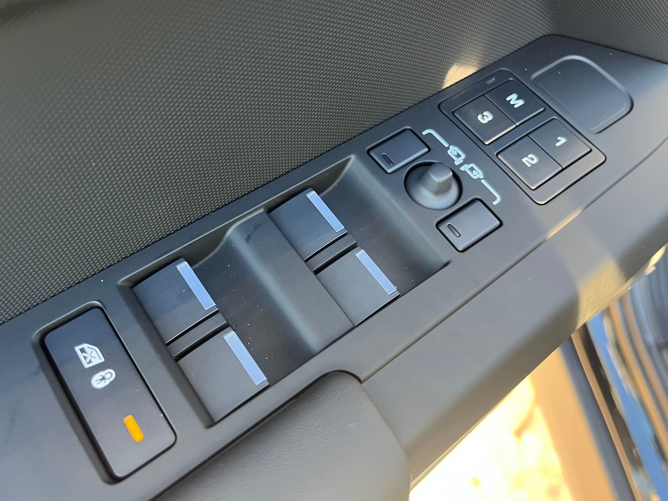 Used 2026 Land Rover Defender 110 S AWD/4WD image 31