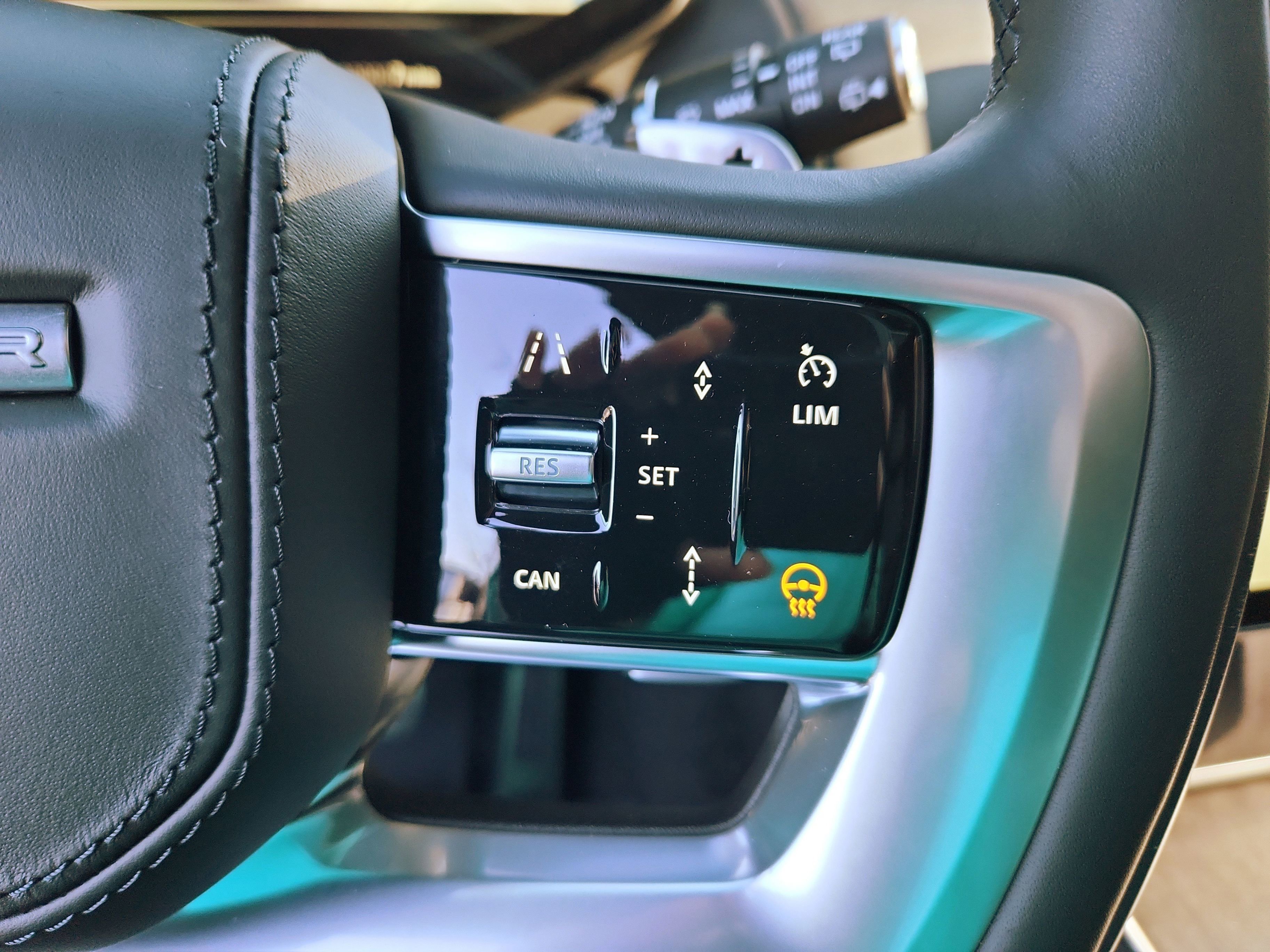 New 2025 Land Rover Range Rover Long Wheelbase SE image 20