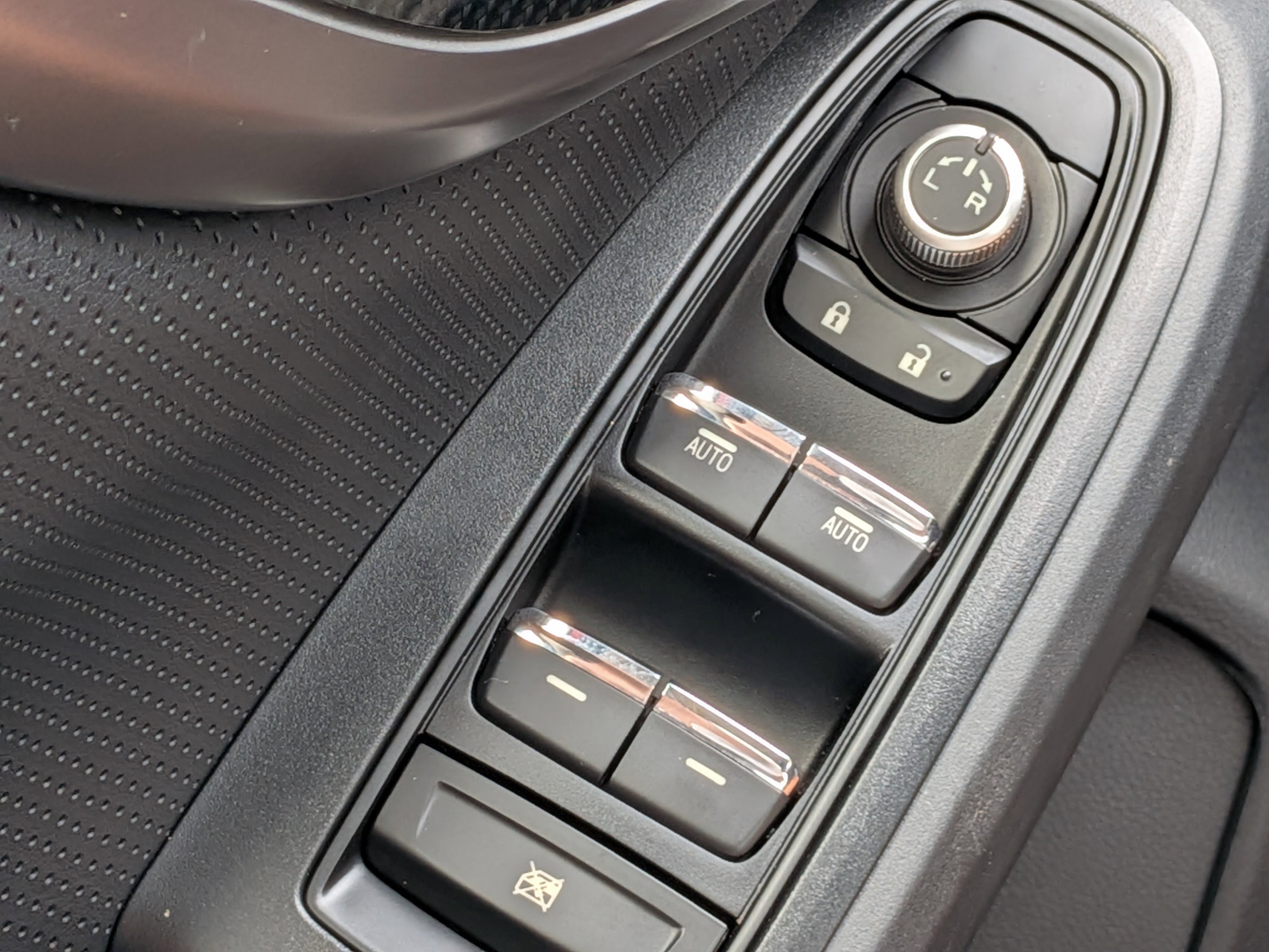 Used 2020 Subaru Crosstrek 2.0i Limited w/ Moonroof Package w/Navigation image 24