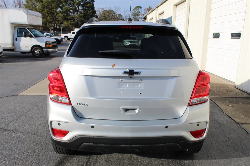 Used 2021 Chevrolet Trax LT w/ Sport Edition image 16