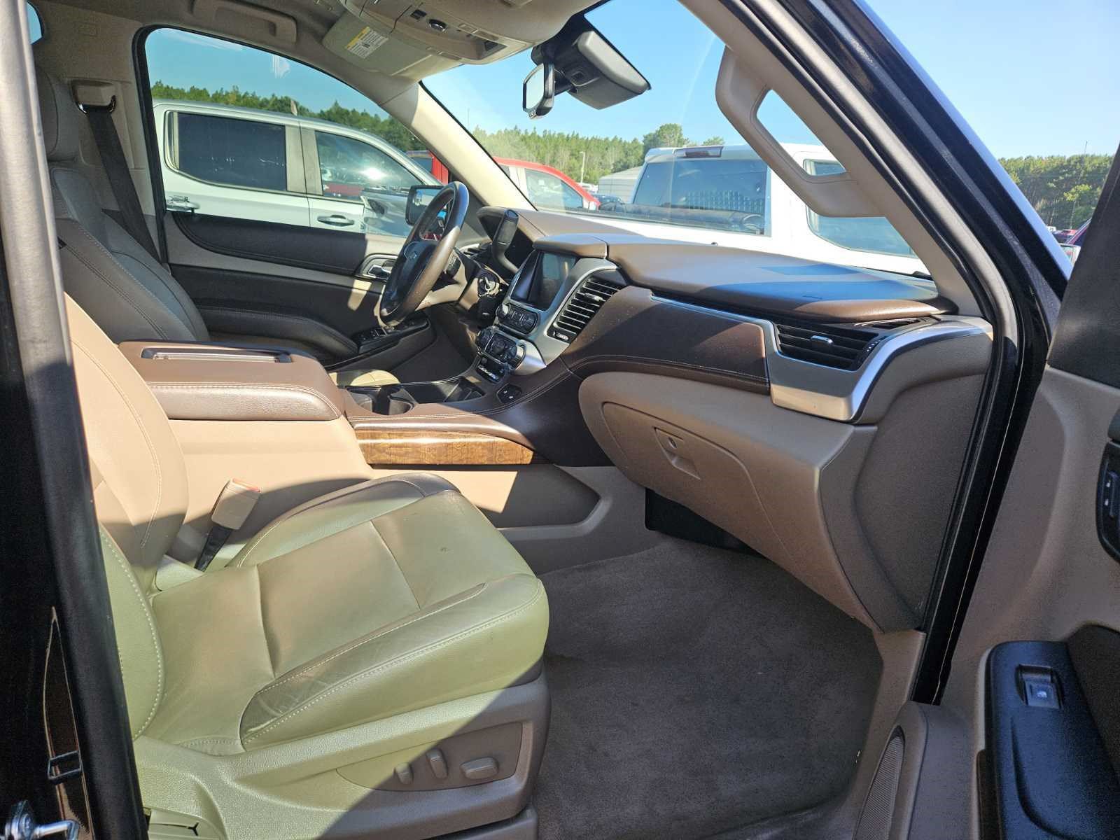 Used 2020 Chevrolet Suburban LT RWD image 10