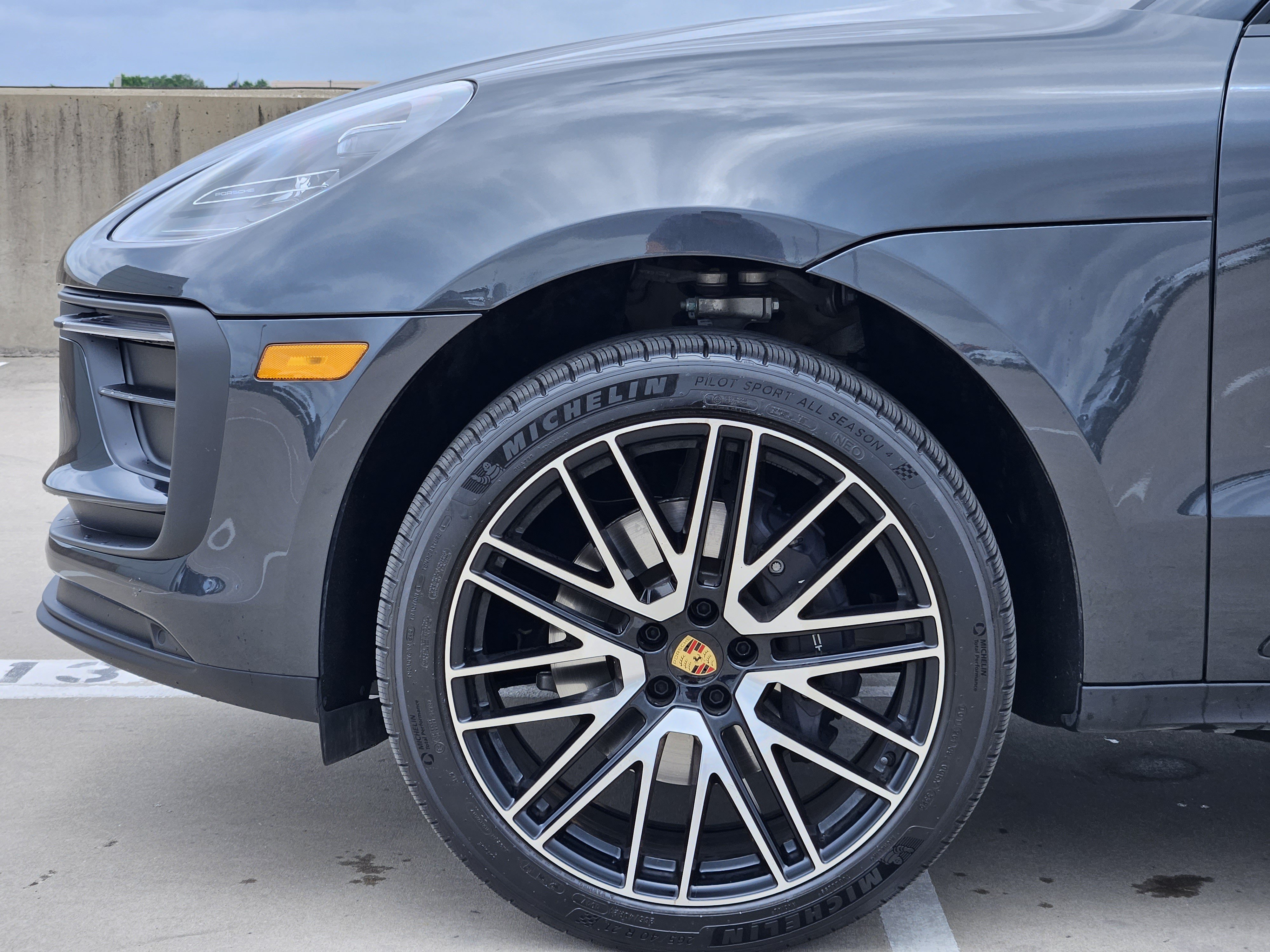 Certified 2026 Porsche Macan AWD/4WD image 13