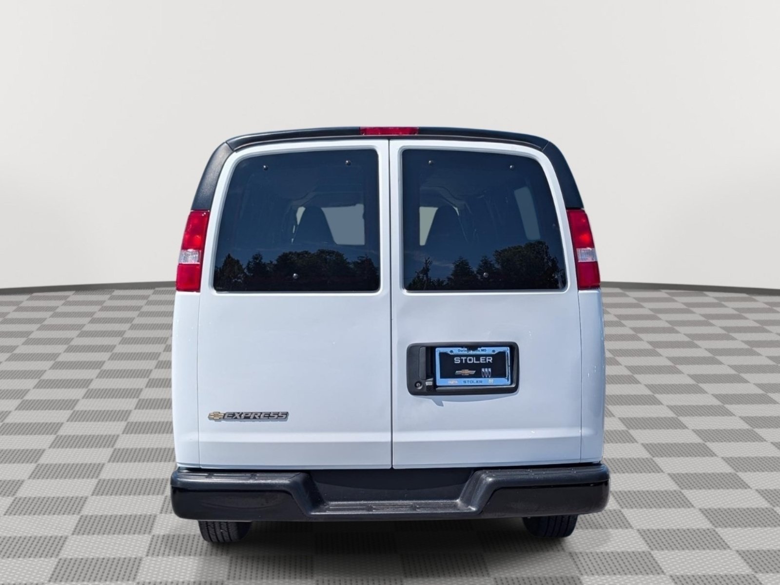 Used 2025 Chevrolet Express 3500 LS RWD image 4