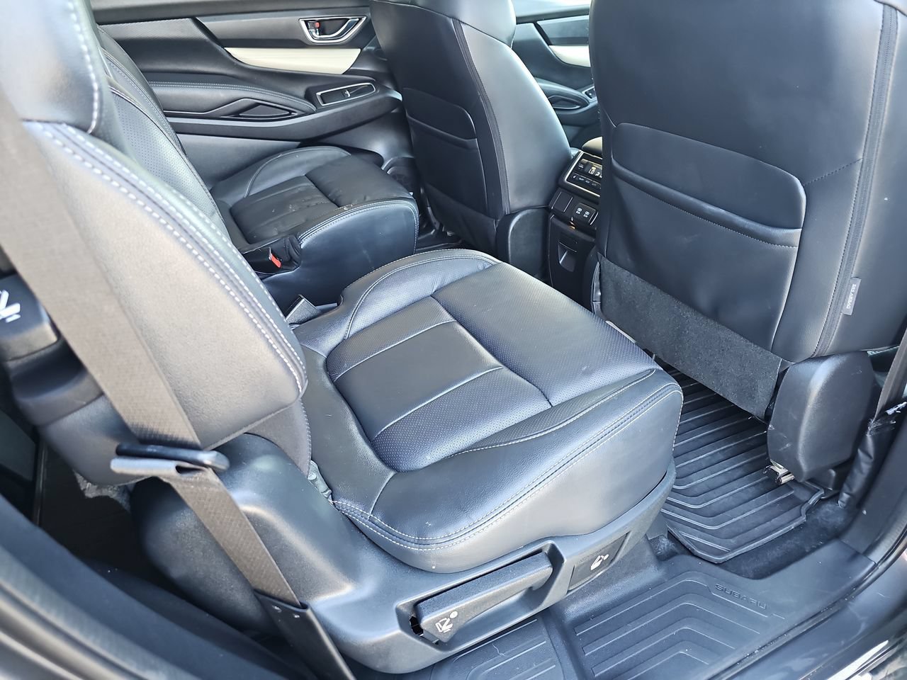 Used 2020 Subaru Ascent Limited w/ Technology Package AWD/4WD image 14