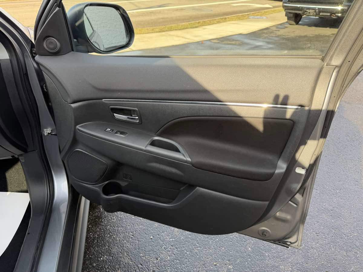 Used 2021 Mitsubishi Outlander Sport ES image 20