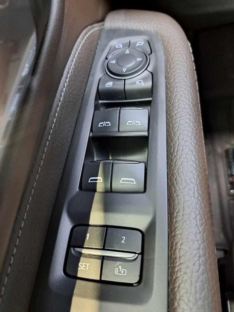 Used 2023 GMC Yukon Denali RWD image 16