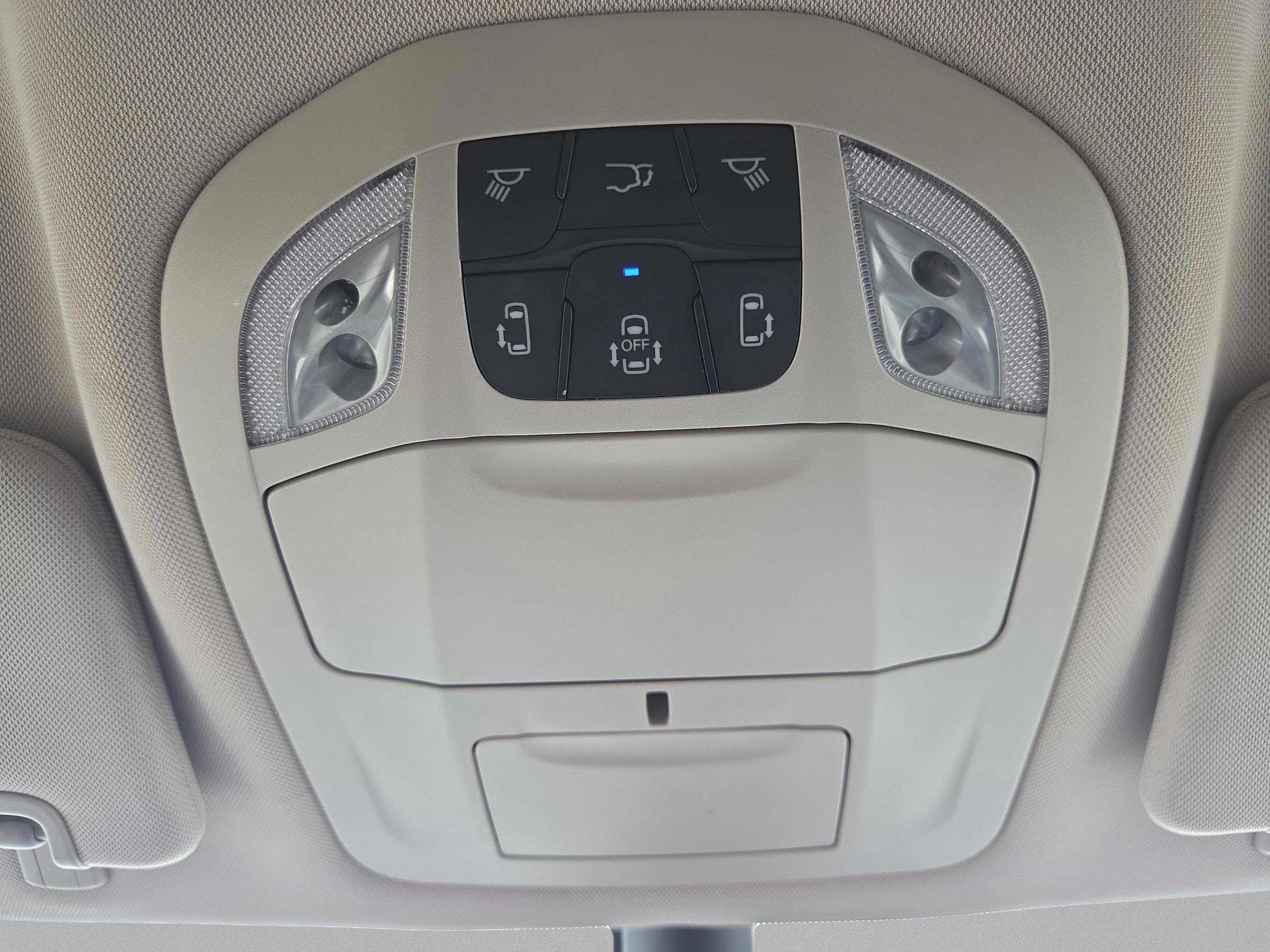 Used 2023 Chrysler Pacifica Touring-L FWD image 16