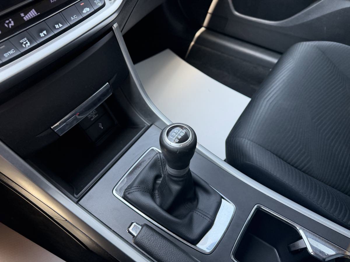 Used 2015 Honda Accord LX image 24