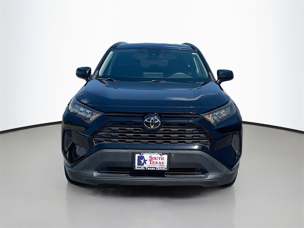 Used 2021 Toyota RAV4 LE image 2