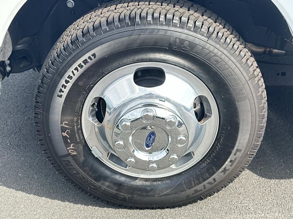 New 2025 Ford F350 XL w/ XL Chrome Package RWD image 7