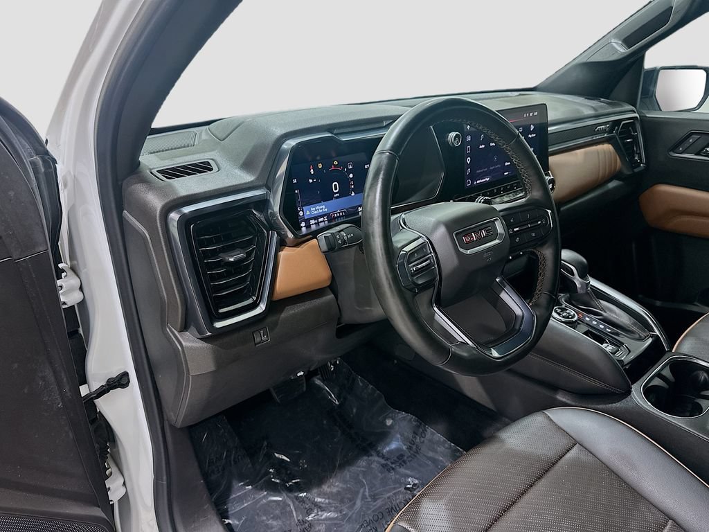 Used 2023 GMC Canyon AT4 w/ AT4 Premium Package AWD/4WD image 9