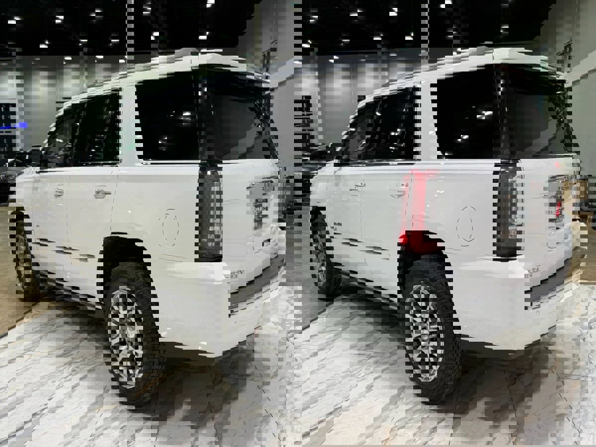 Used 2015 GMC Yukon Denali w/ Premium Package image 8