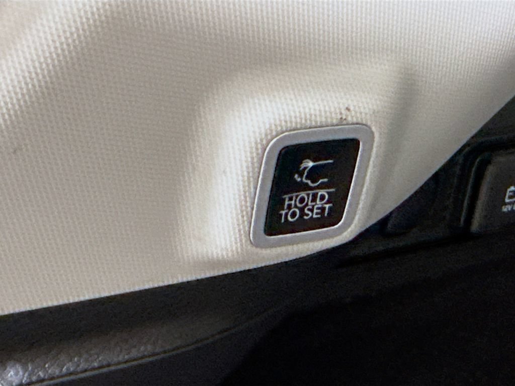 Used 2022 Jeep Grand Cherokee Overland AWD/4WD image 33