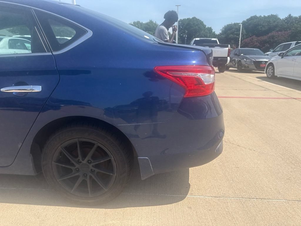 Used 2016 Nissan Sentra SV FWD image 4