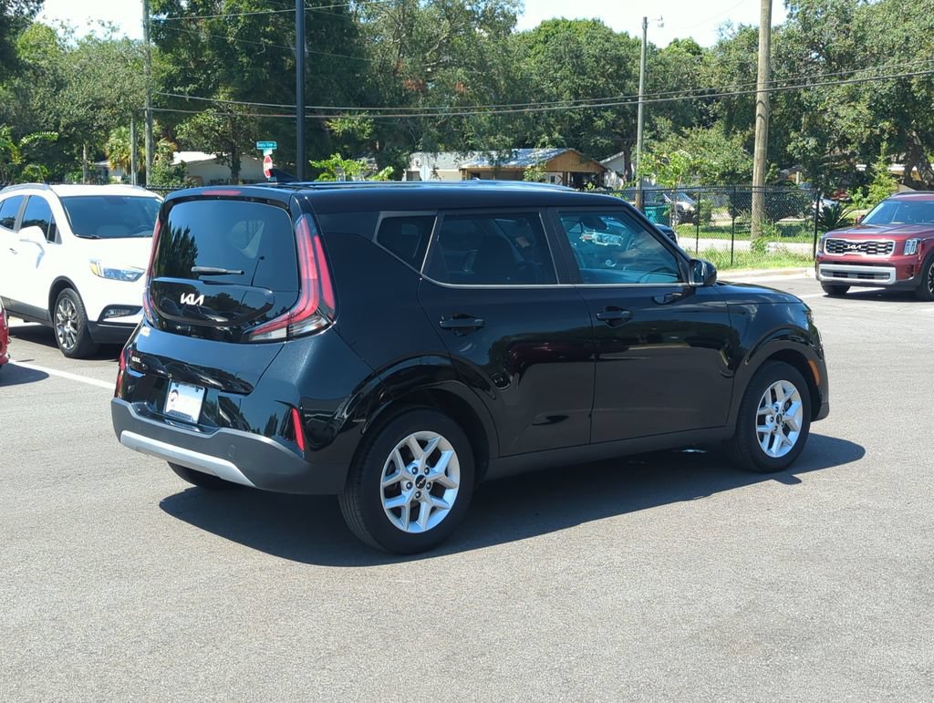 Used 2024 Kia Soul LX w/ Option Group 015 FWD image 7