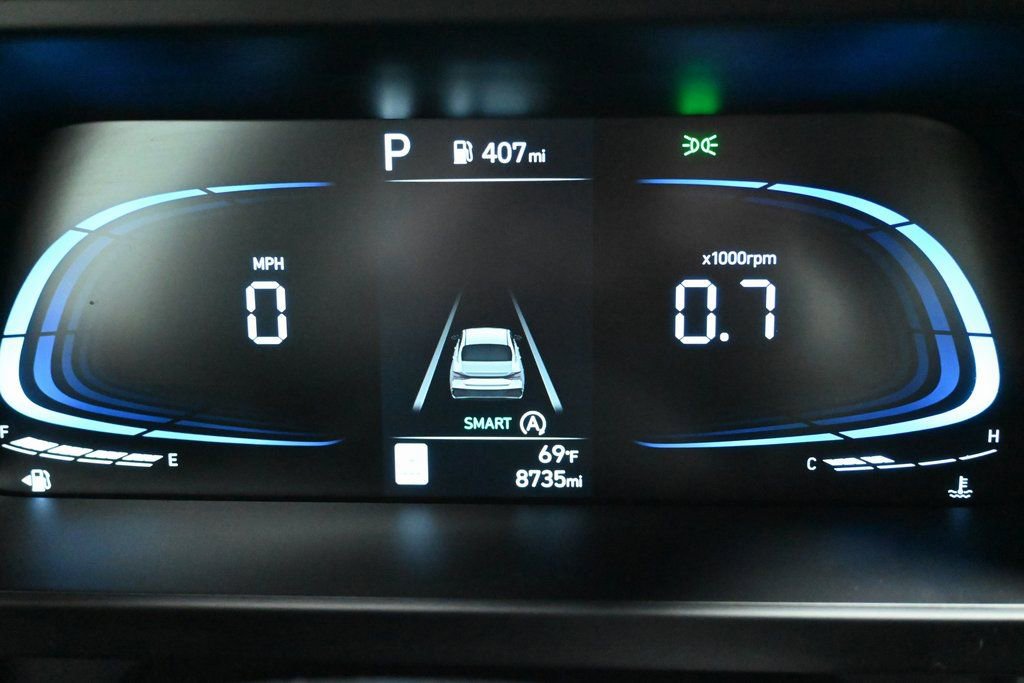 Used 2025 Hyundai Elantra SE image 19
