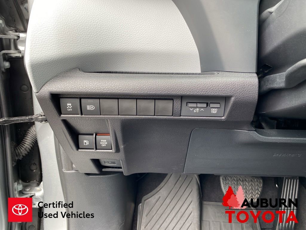 Certified 2025 Toyota Sienna XLE AWD/4WD image 39