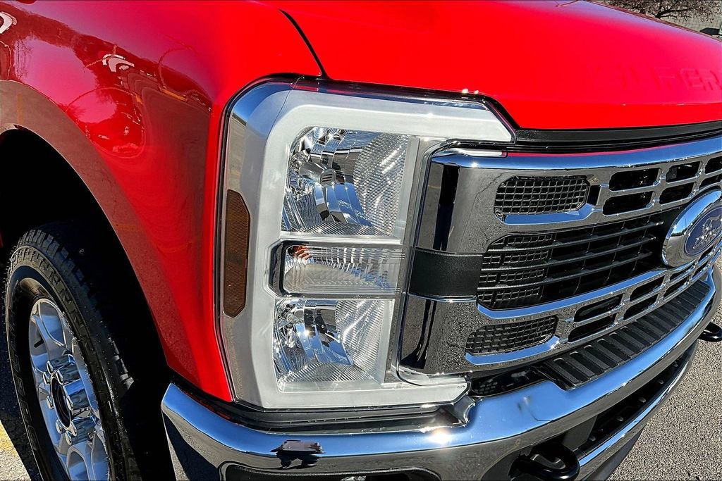 New 2026 Ford F350 XLT w/ FX4 Off-Road Package image 29