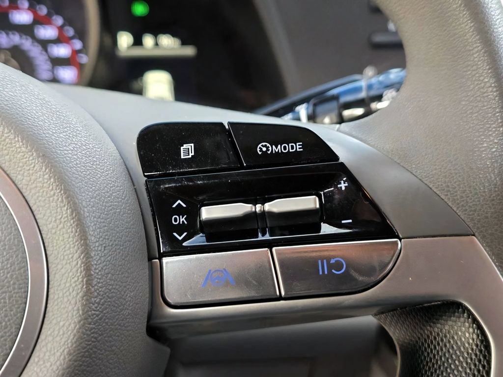 Used 2022 Hyundai Elantra SEL FWD image 34